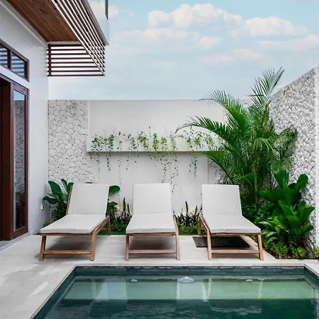 New Canggu Center Lux 3Br Villa With Pool And View Near Beach