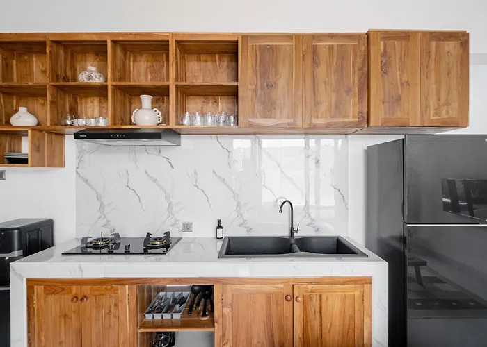 Peaceful Center Lux 3br With Pool & Ricefield View, Walk To Cafes & 5 Min Bike To Villa *